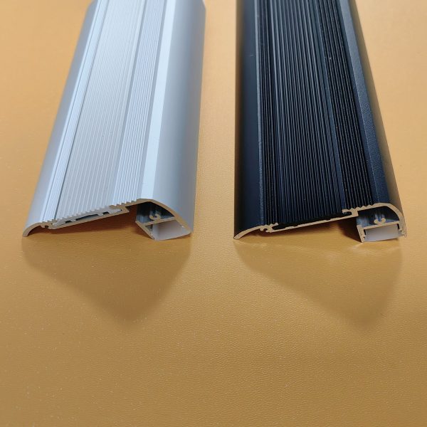 65×27.5mm Non-Slip Stair Channel | AL038 - Image 7