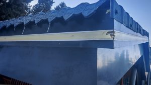 Outdoor LED profile with yellowed diffuser in extreme winter conditions